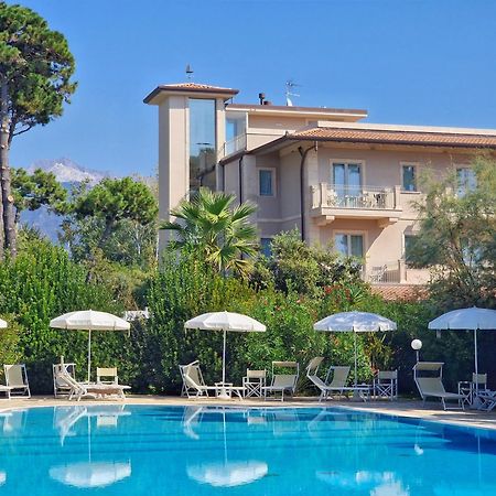 Hotel Villa Elsa Marina di Massa Dış mekan fotoğraf