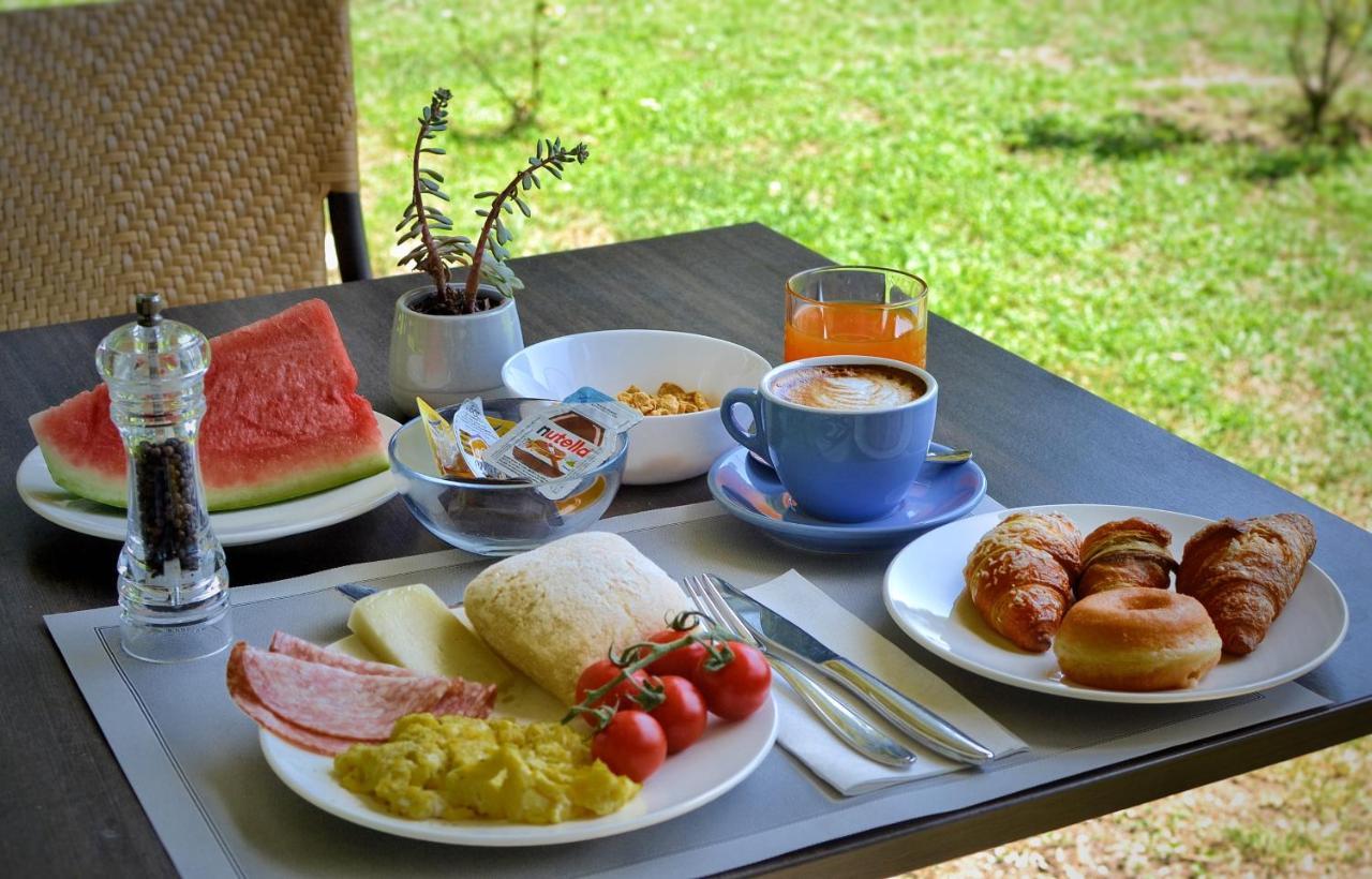 Hotel Villa Elsa Marina di Massa Dış mekan fotoğraf