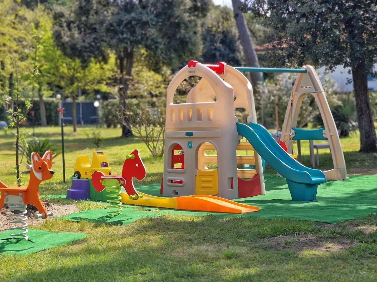 Hotel Villa Elsa Marina di Massa Dış mekan fotoğraf