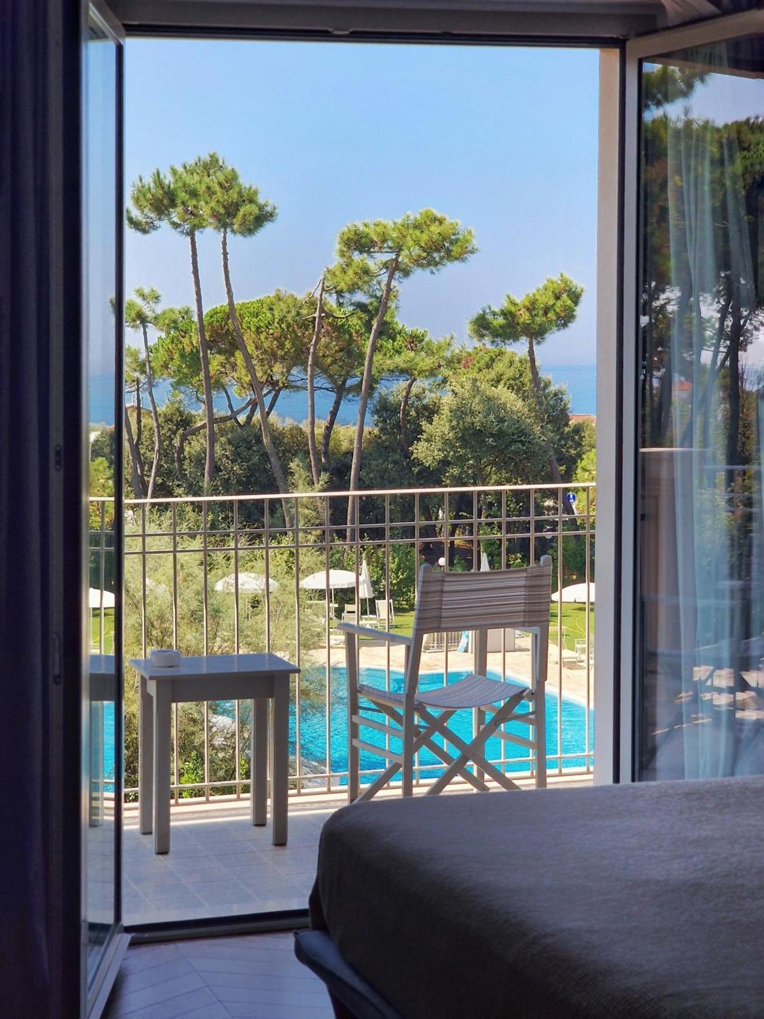 Hotel Villa Elsa Marina di Massa Dış mekan fotoğraf