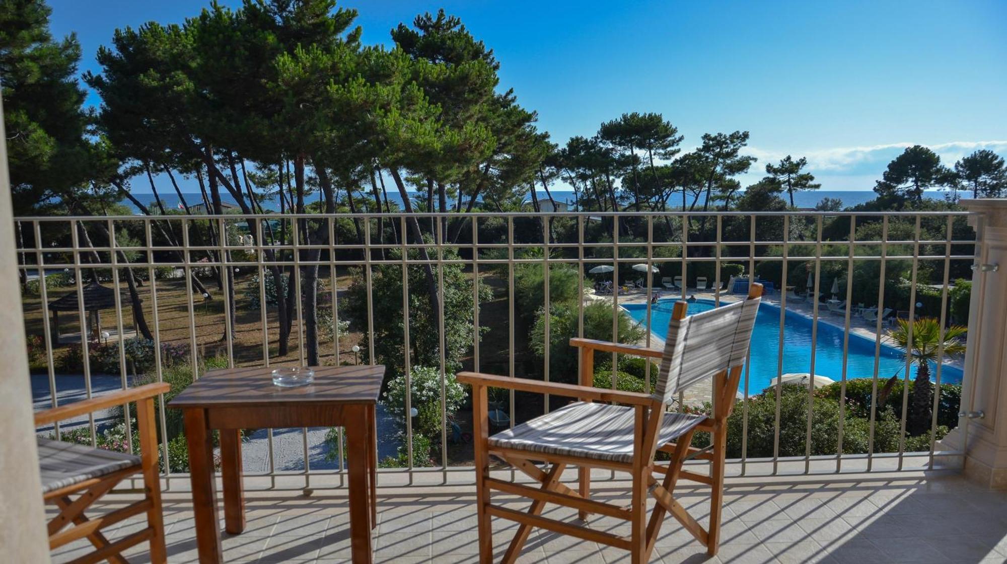 Hotel Villa Elsa Marina di Massa Dış mekan fotoğraf