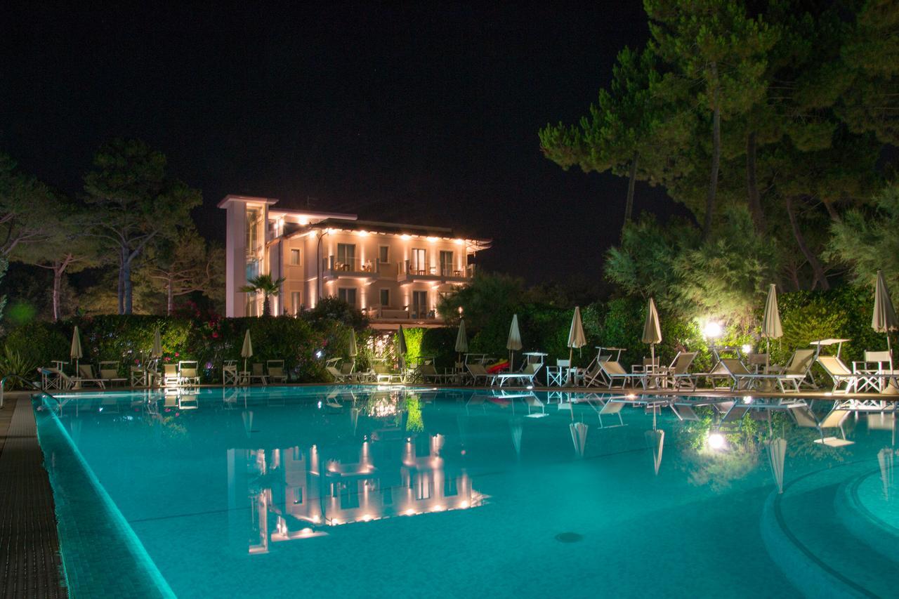 Hotel Villa Elsa Marina di Massa Dış mekan fotoğraf