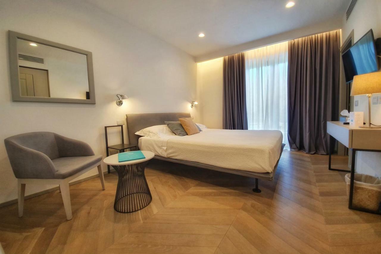 Hotel Villa Elsa Marina di Massa Dış mekan fotoğraf