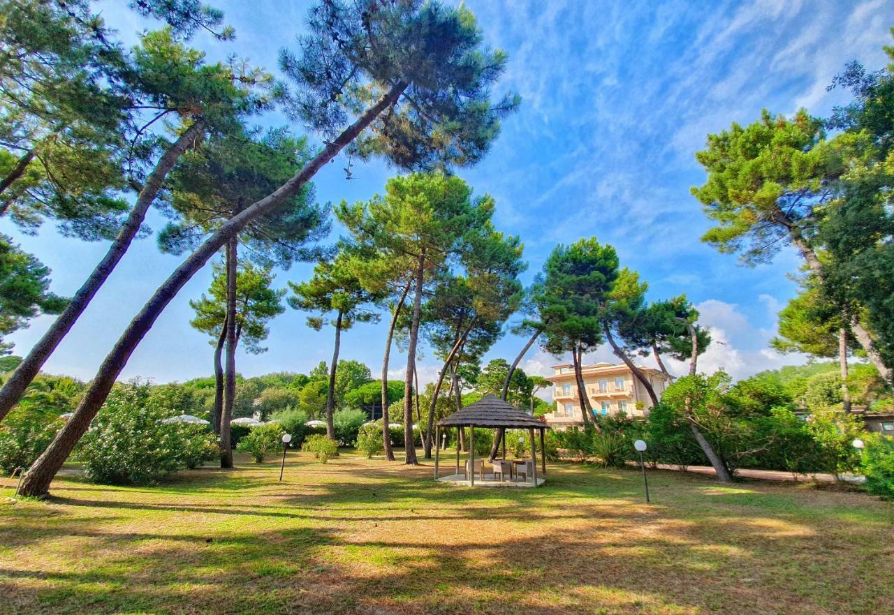 Hotel Villa Elsa Marina di Massa Dış mekan fotoğraf